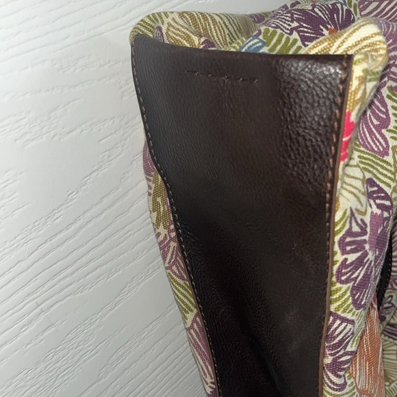 Fossil floral canvas and mixed media shoulder bag - Picture 7 of 14